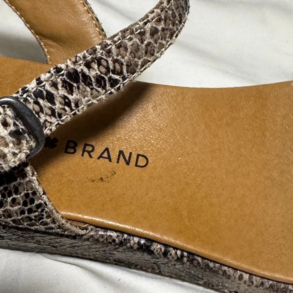 Lucky Brand Girls‎ Size 3 M Platform Sandals Snake Skin Pattern